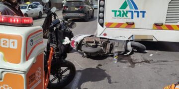 בני ברק: רוכב אופנוע כבן 70 נפצע בינוני בתאונה