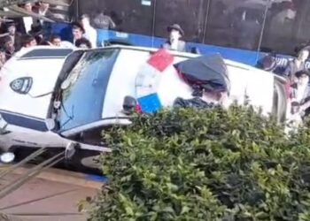 בחור ישיבה מביתר נעצר בחשד להפיכת ניידת משטרה בבני ברק