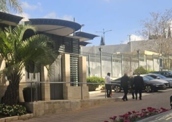 היועמ”שית והפרקליט נטשו את ישיבת הממשלה – ונושא הרוגלות לא עלה