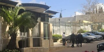 היועמ”שית והפרקליט נטשו את ישיבת הממשלה – ונושא הרוגלות לא עלה