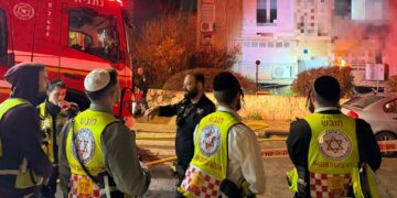 נתניה: בני זוג נספו עוד תשעה נפגעו בשריפה בבניין מגורים
