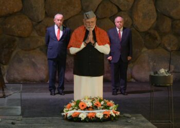ראש ממשלת הודו ביד ושם: מרכין ראשי לזכר המיליונים שנספו בשואה