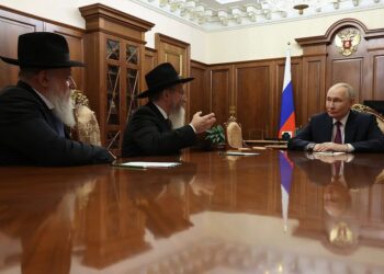 רוסיה: הנשיא פוטין פגש את הרב לאזאר