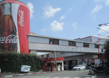 ניצלה לרעה: זה הסכום המטורף שמפיצת קוקה קולה תשלם