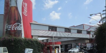 ניצלה לרעה: זה הסכום המטורף שמפיצת קוקה קולה תשלם