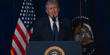 טראמפ קורא למשטר האיראני הנחו נשקכם או שזה מוות בטוח