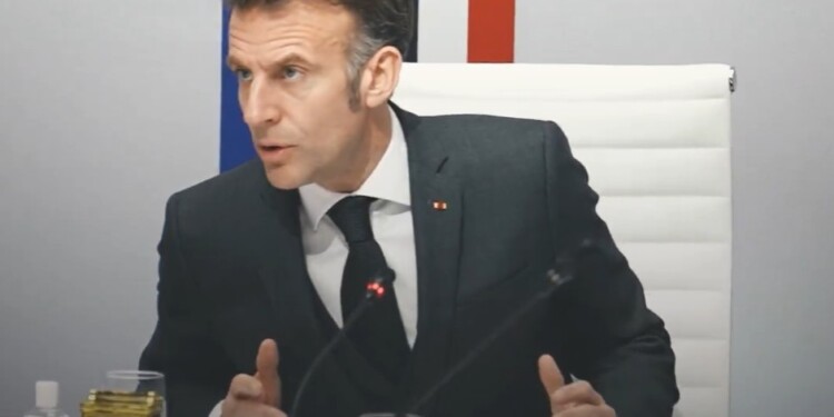 נשיא צרפת: לא בחרנו במלחמה ולא משתתפים בה