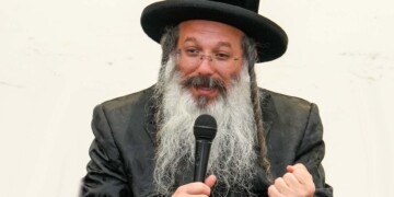 שתי דקות של אור – הרב שמעון שנייבלג עם נקודה מאור החיים הקדוש