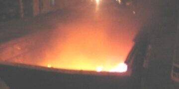 בני ברק: שני נערים נעצרו; אחד הצית פח השני הפעיל זיקוקים