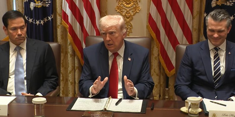 טראמפ: איראן מתחננת לעיסקה לא אני