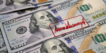 תקדים בארה”ב: חתימת טראמפ תופיע על שטר הדולר