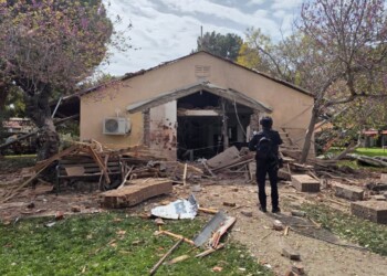 נפגעת קל ביישוב כברי שבצפון; טיל חיזבאללה פגע פגיעה ישירה