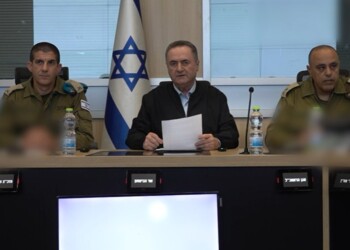 שר הביטחון: הורנו לצה”ל להרוס תשתיות בכפרים הסמוכים לגבול
