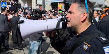 טירוף: המונים הגיעו אל זירת הנפילה