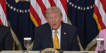 טראמפ: חזיתי שאיראן תשתמש במיצרי הורמוז כנשק