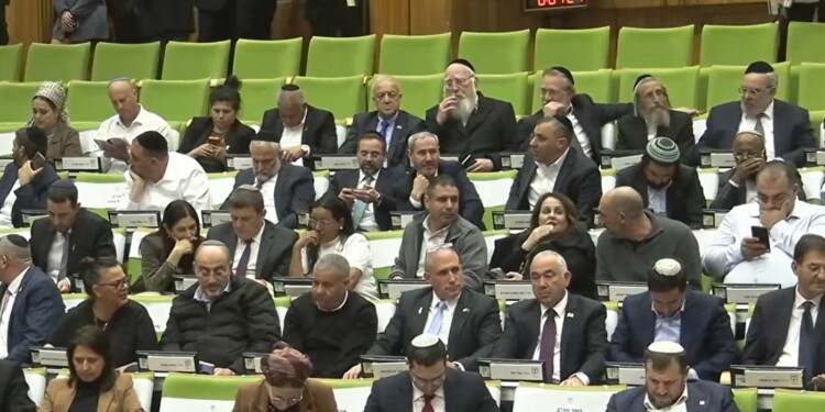 תרגיל פרלמנטרי מדהים: האופוזיציה תמכה בתקציב לחרדים
