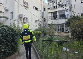 בן 102 מעד בדרך למקלט ומצבו מוגדר קשה מאוד