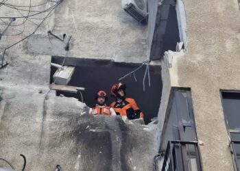 מספר זירות של נפילות רסיסים בלב בני ברק; שריפה בר”ג