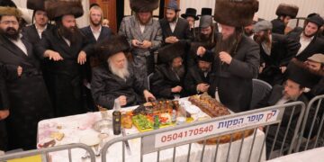 מראות משולחן הטהור ומשתה היין בחצר קאמארנא