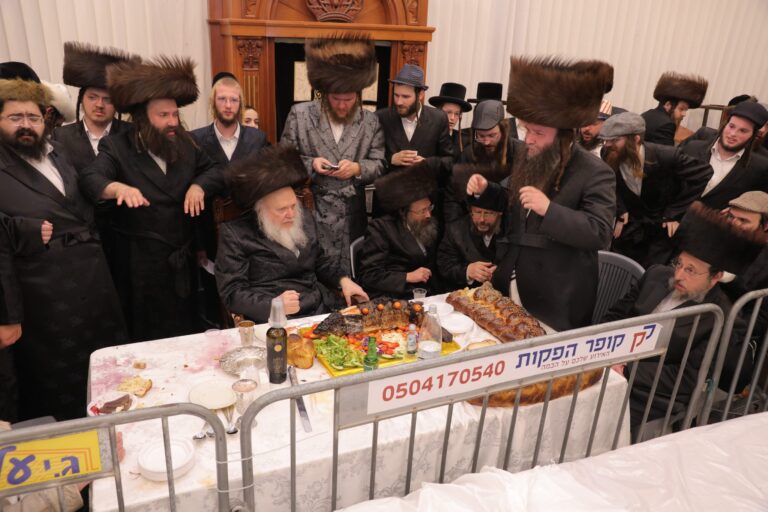 מראות משולחן הטהור ומשתה היין בחצר קאמארנא