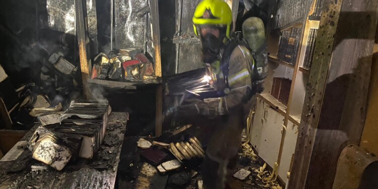 רמלה: בית כנסת נשרף כליל  חשד להצתה על רקע לאומני