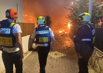 נהריה: פגיעה ישירה בשני בתים – שלושה נפגעים