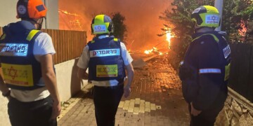 נהריה: פגיעה ישירה בשני בתים – שלושה נפגעים