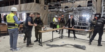 השמחות של באיאן הועתקו למקום אחר בעקבות נפילת הרסיס