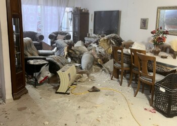 8 שיגורים מהבוקר; פגיעה בבית ברחובות – מספר נפגעים קל