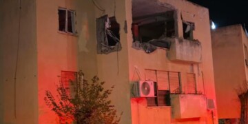 איראן שיגרה לצפון ולדרום – פגיעה ישירה במבנה בנשר