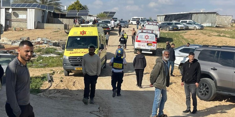 טיל לדרום: רופא נפצע קשה ובנו התינוק באורח קל