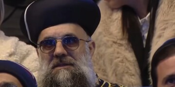 ועד עדת הספרדים בהתראה לרב ציונוב על לבישת גלימת הרשל”צ