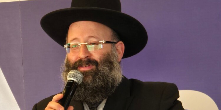 אפקט בג”צ: רב הכותל מבקש לבחון את ההנחיות בנוגע למספר המתפללים