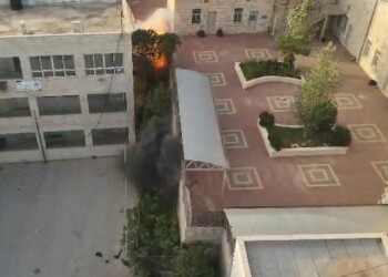 צפו: מטעני חבלה הושמדו בלב בית ספר בבית אומר