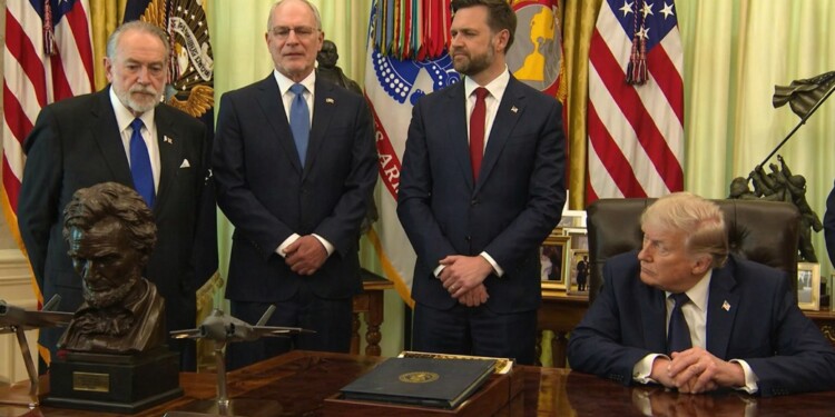 טראמפ: הפסקת האש עם לבנון תוארך בשלושה שבועות