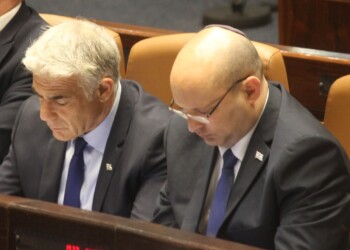 בנט ולפיד מתאחדים לרשימה אחת לבחירות הקרובות