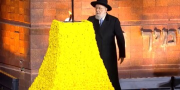הגרי”מ לאו שליט”א פתח את אירועי יום הזכרון ביד ושם