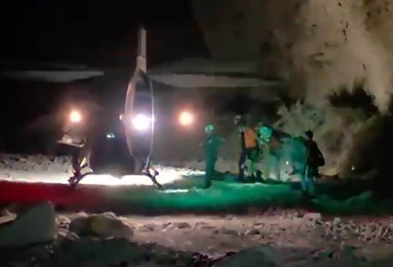 במהלך הלילה חולצו באמצעות מסוק בחורי הישיבה שנתקעו בנחל דרגה