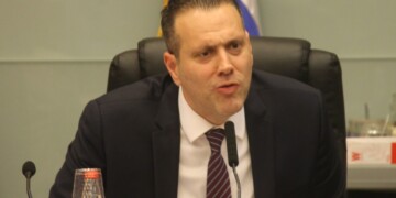 השר מיקי זוהר נחקר היום במשטרה