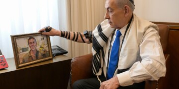 ראש הממשלה הניח הבוקר את התפילין של שון כרמלי הי”ד