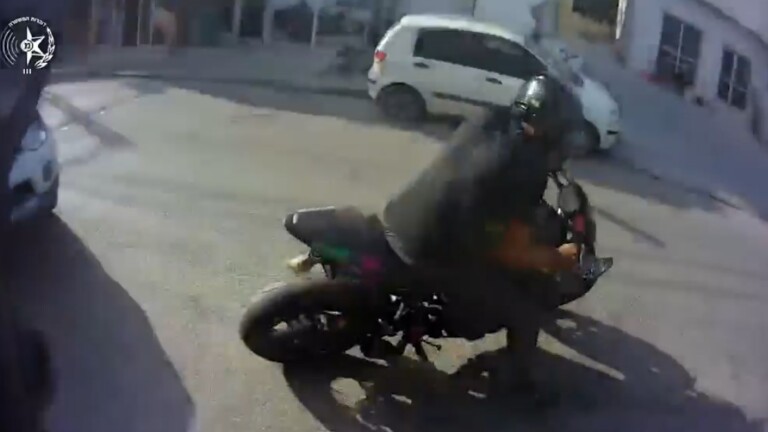 צפו במרדף הדרמטי בבאקה אל-גרבייה אחר אופנוען ברחן