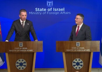 צפו: כששר החוץ הסרבי הפתיע והחל לדבר בעברית