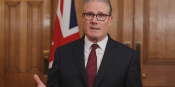 ראש ממשלת בריטניה: לוקח אחריות לנקוט באמצעים שיביאו ביטחון ליהודים