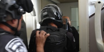 צפו: כך השתלטו על החשוד שהתבצר בביתו