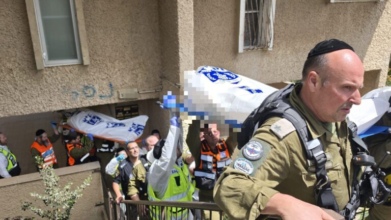 לאחר 17 שעות: אותרו כל ארבעת הגופות בזירה בחיפה