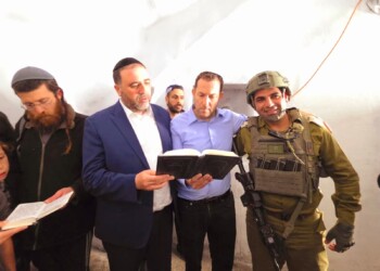 אלפי בני אדם עולים כעת לקבר יהושע בן נון ביום ההילולה