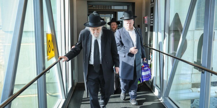 מרן ראש הישיבה הגרמ”ה הירש שליט”א למסע חיזוק בארה”ב