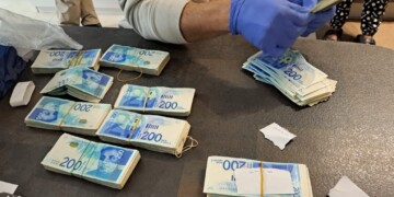 סוכן וביטוח ועובד ברשות המיסים נעצרו בחשד לשוחד וזיוף