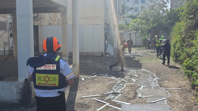 בת 60 פצועה במצב קל מפגיעה ישירה בעיר נהריה