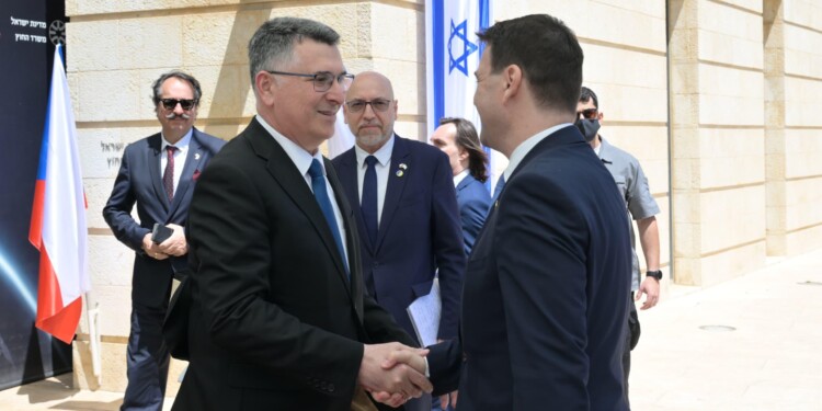 שר החוץ של צ׳כיה: ״רוצה לפתוח את שגרירות צ׳כיה בירושלים״